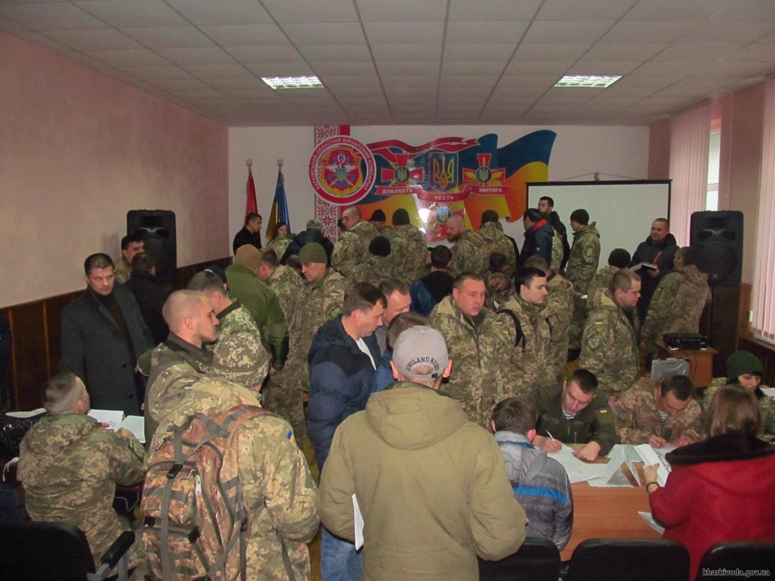 Военнообязанным харьковчанам предлагают стать армейскими инструкторами – комиссариат
