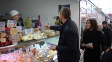 Торговцам с Конного рынка рассказали о преимуществах легальной занятости