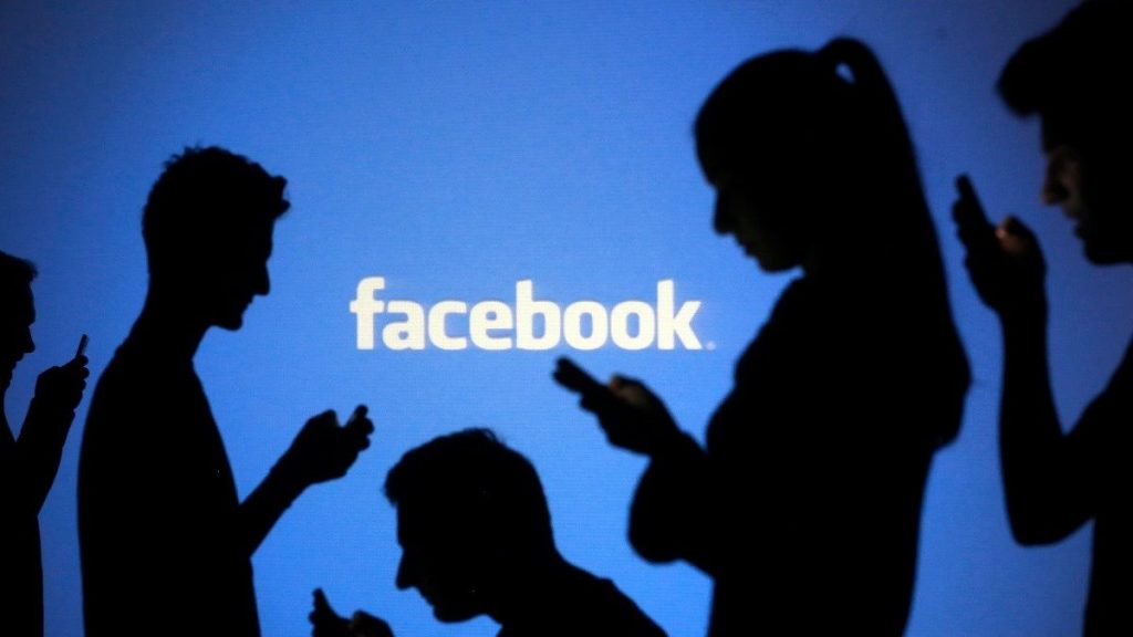 В Facebook появится возможность скрывать посты друзей в ленте новостей