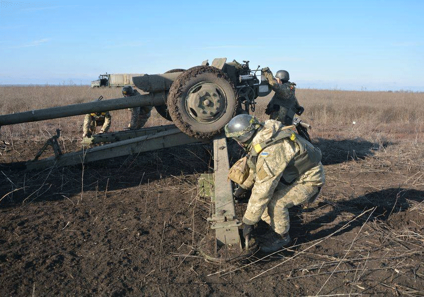На Донбассе боевики 24 раза обстреляли позиции ВСУ, ранены 4 украинских бойца – штаб АТО