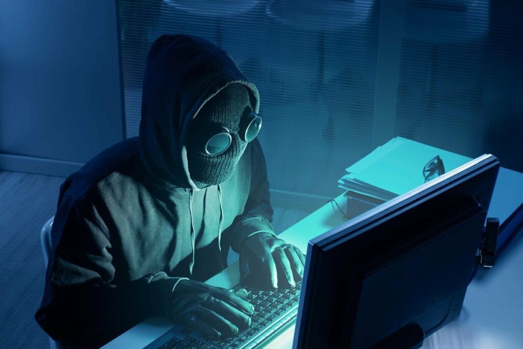Ликвидирована группа хакеров, которая продавала клиентам «шпионские» программы