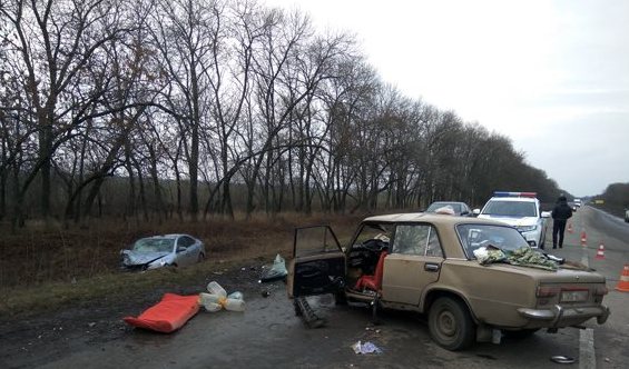 В ДТП под Харьковом один человек погиб, двое были травмированы