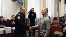 Полиция наградила харьковчан, которые помогли обезвредить преступника, захватившего «Укрпочту»