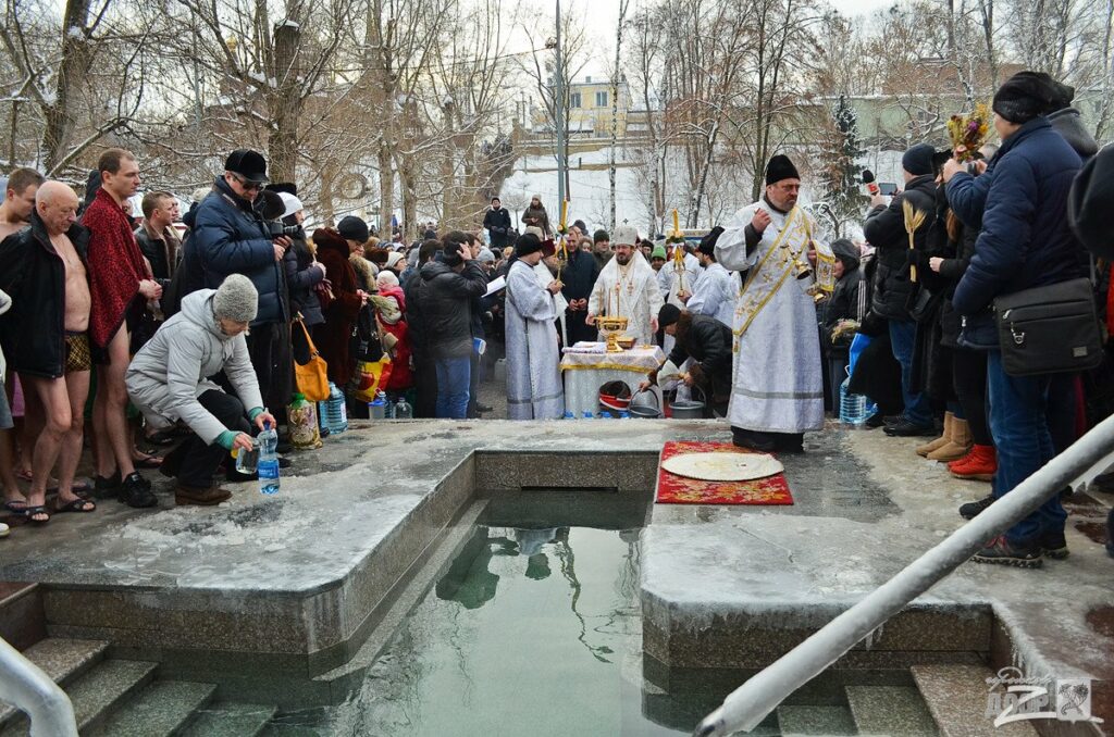 На Крещение в восьми источниках Харькова освятят воду