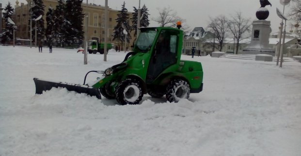 Городские власти пытаются справиться с последствиями снегопада
