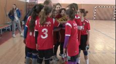 В спорткомплексе имени Юрия Пояркова состоялись два турнира по женскому гандболу