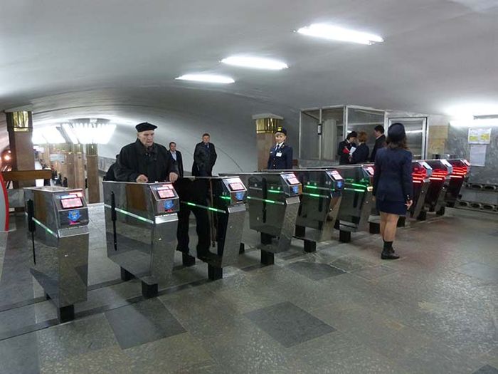 Льготникам сохранят бесплатный проезд в наземном электротранспорте и метрополитене за счет бюджета Харькова