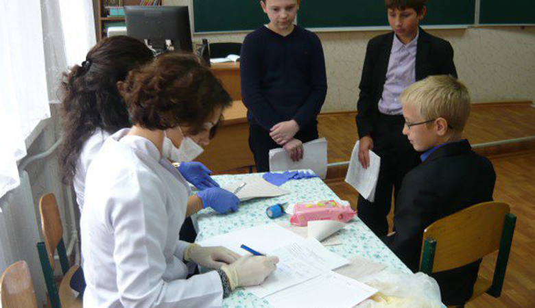 В харьковских школах прошли медицинские осмотры