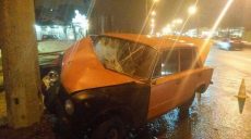 На Шевченко ВАЗ въехал в электроопору