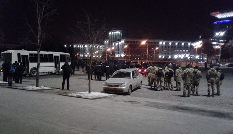 В центре Харькова подрались футбольные фанаты (ВИДЕО)