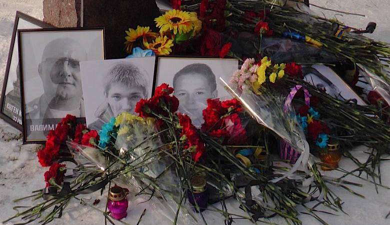 В Харькове почтили память погибших в результате теракта возле Дворца Спорта