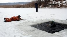 На Красном Осколе ловили браконьеров и спасали утопающих (ФОТО)