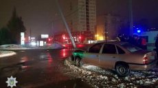 ДТП на выходных. Перевернулся автомобиль. Сбит столб. Есть пострадавшие
