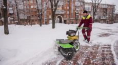 На улицы города вышли 1,7 тыс. дворников