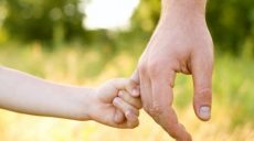 Брат 3-летнего мальчика, умершего от истощения и побоев, попал в хорошую семью