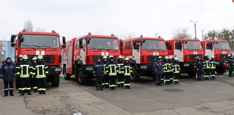 Спасатели Харьковщины получили современные пожарно-спасательные автомобили