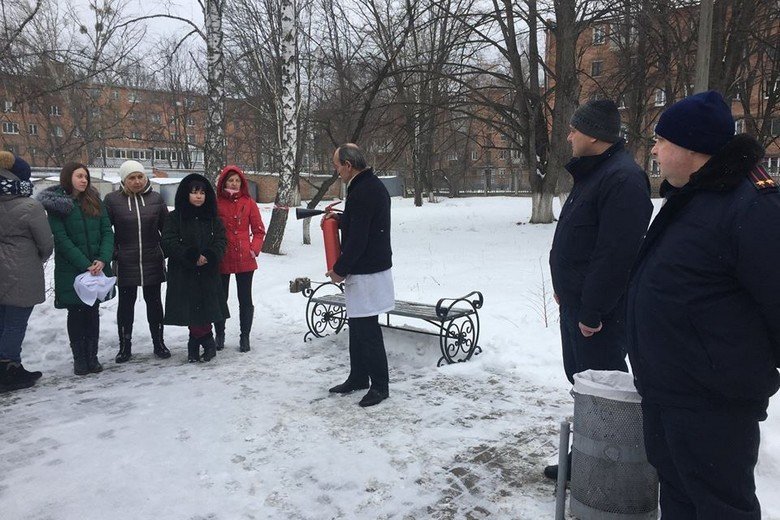 Персонал харьковского роддома тренировался действовать при пожаре (ФОТО)