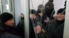 Слушания о повышении тарифов на воду начались с потасовки