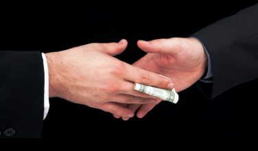 Проще прихлопнуть одну крысу, чем сотни тысяч блох