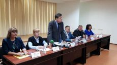 Общественные слушания о повышении тарифов на холодную воду начались с потасовки (ФОТО)