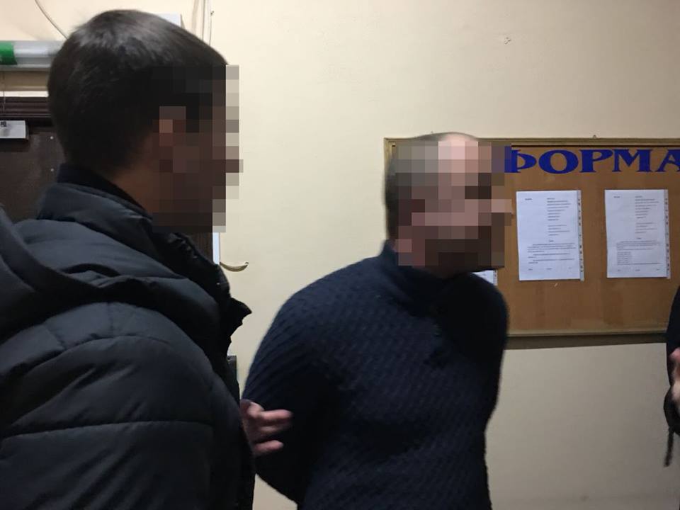 На Харьковщине СБУ задержала на взятке государственного исполнителя (ВИДЕО)