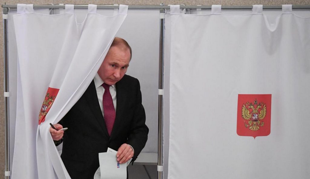 Фальсификации, вбросы, «карусели», подкуп избирателей: как Путин победил на выборах президента РФ