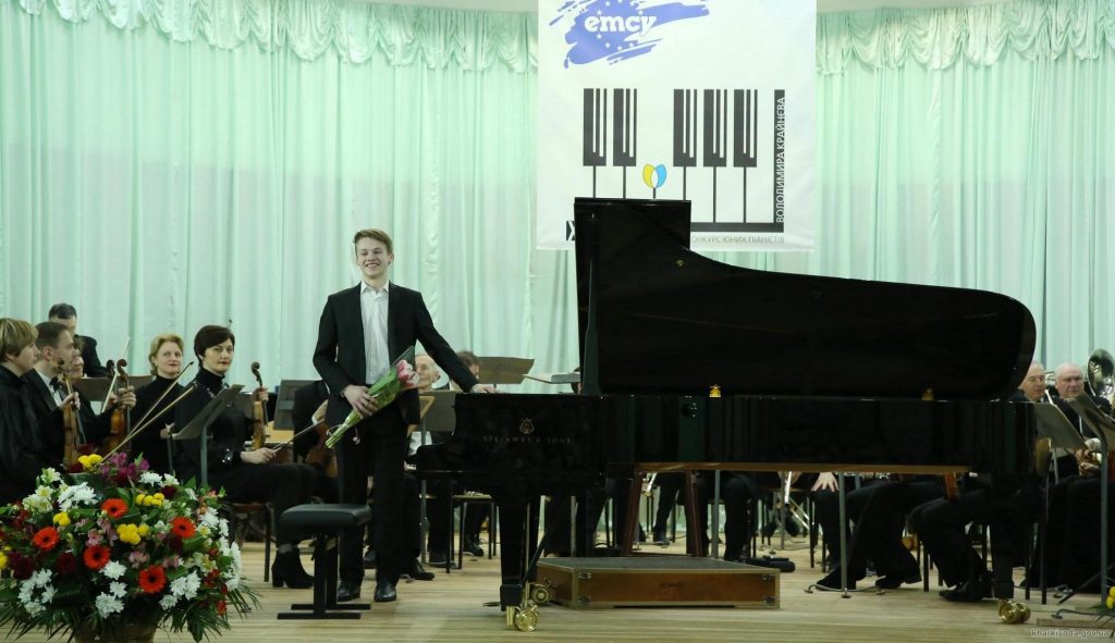 В Харькове открылся XIII Международный конкурс юных пианистов Владимира Крайнева (ВИДЕО)