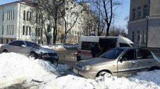 В центре Харькова столкнулись две иномарки, есть пострадавшие (ФОТО)