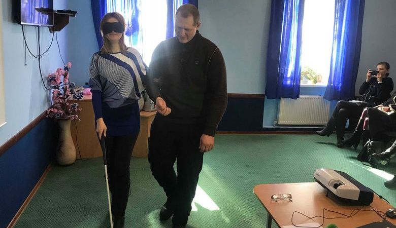 В Харькове появилась служба сопровождения слабовидящих людей (ВИДЕО)