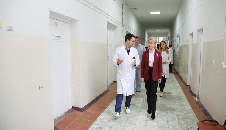 Светличная ждет предложений специалистов о месте расположения нового онкоцентра