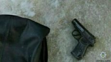 В Харькове возле школы задержали мужчину с пистолетом