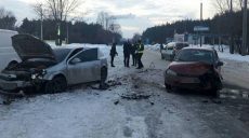 На Залютинской столкнулись ВАЗ 11193 и Opel Аstra