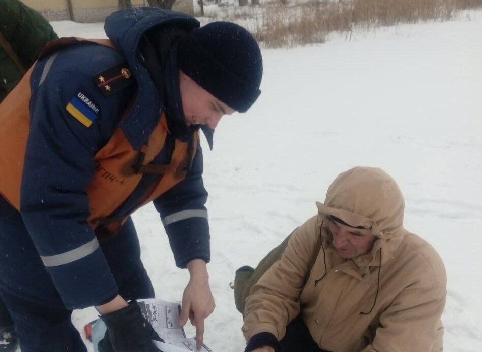 Харьковских рыбаков просят быть осторожными во время нахождения на льду