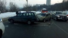 На Веснина — ДТП с потерпевшими