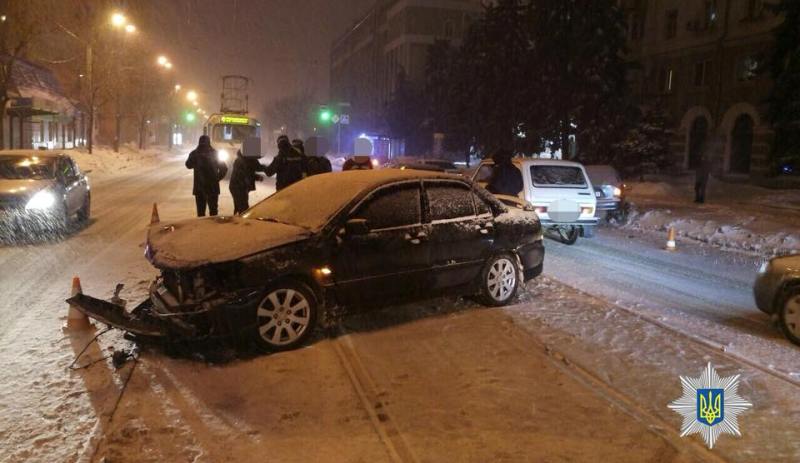 На Московском столкнулись Mitsubishi Lancer и Daewoo Lanos
