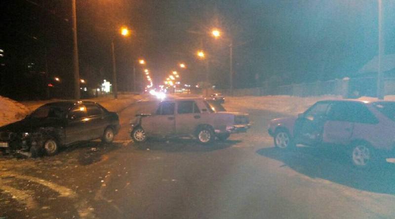 На улице Шевченко столкнулись три автомобиля (Фото)