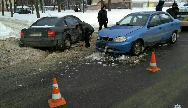В Харькове пьяный водитель иномарки спровоцировал ДТП (ФОТО)