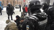 Полиция снесла палаточный городок под Верховной Радой (Видео)
