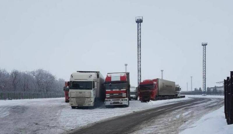 Россия снова не пропускает украинские фуры