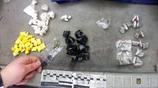 Харьковчанин убегал от патрульных из-за разноцветных пакетиков (ФОТО)