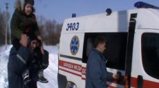 Спасатели Харьковщины помогли ребенку добраться до скорой (Видео)