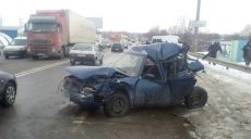 Возле авторынка на Кононенко в ДТП пострадали 6 автомобилей (Фото)