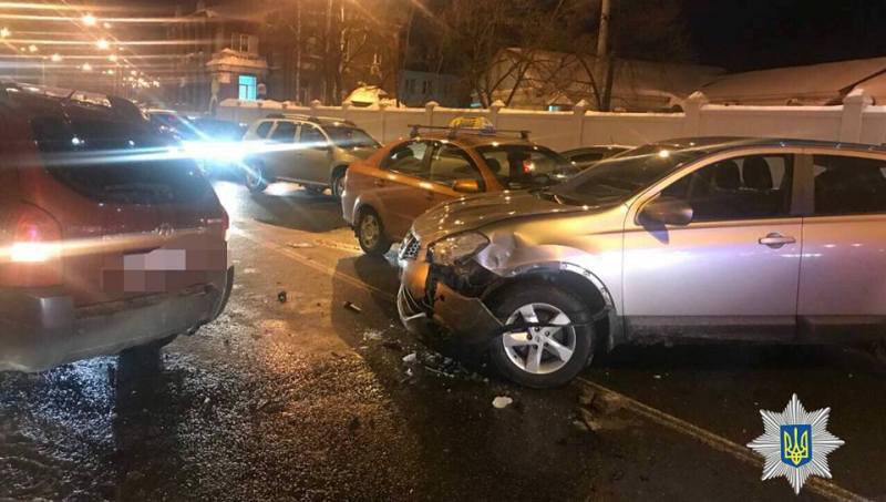 На Бажанова произошло ДТП с потерпевшими (Фото)