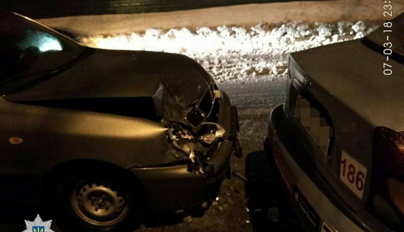 На улице Мира Daewoo lanos въехал в припаркованный Daewoo lanos
