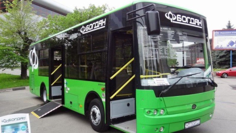 В Харькове на маршруты не вышла часть автобусов