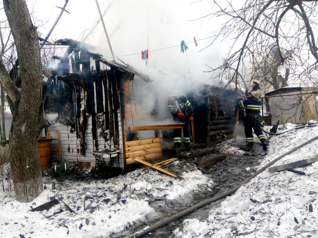 В Харькове горела частная баня (ФОТО)