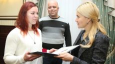 Светличная вручила грамоту двукратной чемпионке мира по фудокан карате