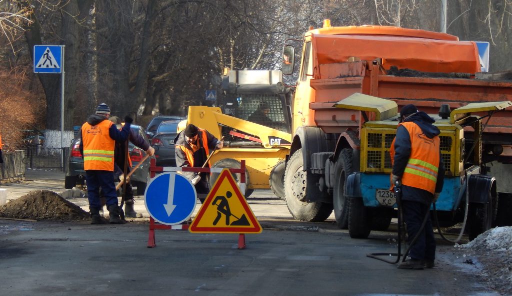 На Харьковщине начали ямочный ремонт дорог государственного и местного значения (ВИДЕО)