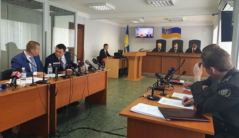 Суд завершил рассмотрение дела о госизмене Януковича