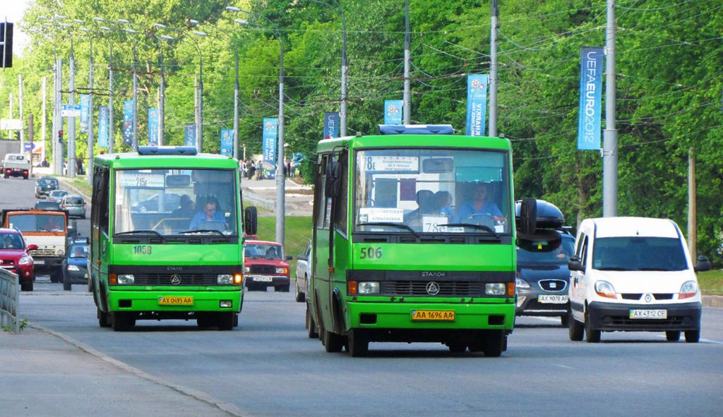 За переполненный салон – штраф. На Харьковщине патрульные вышли на тотальную проверку маршруток (ВИДЕО)